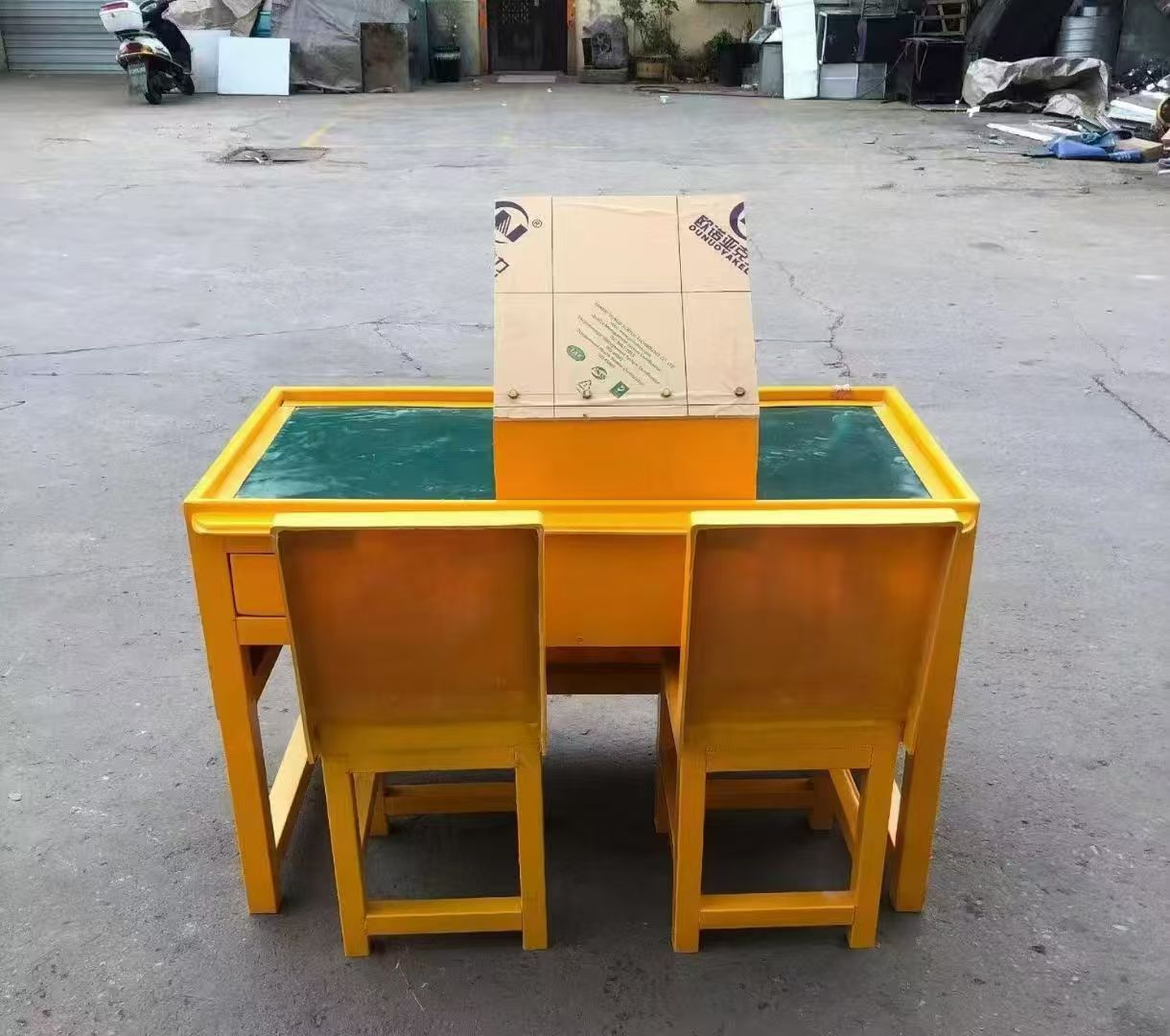 焉耆防静电导通桌井下煤矿火工品发放桌：危险品流转的安全守护者